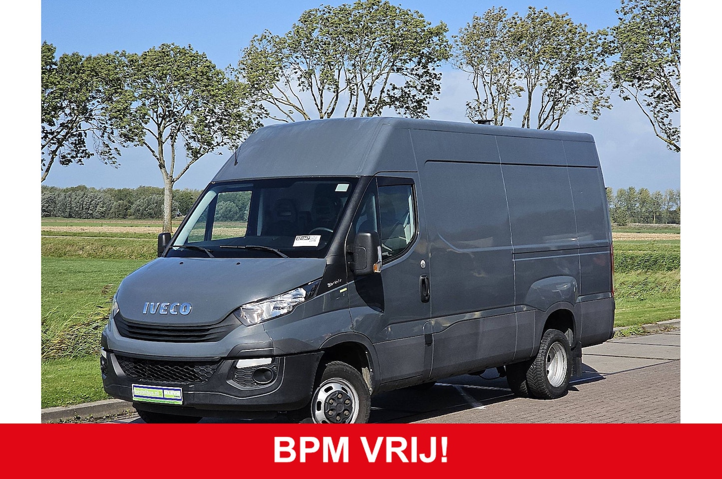 Iveco Daily - 35C15V 3.0 410 L2H2, dubbellucht, 3.0L, airco,camera, trekhaak - AutoWereld.nl