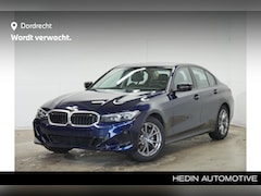 BMW 3-serie - 318i Sedan | Sportstoelen | Hifi | Stoelverwarming | Voorbereiding Driving Assistance