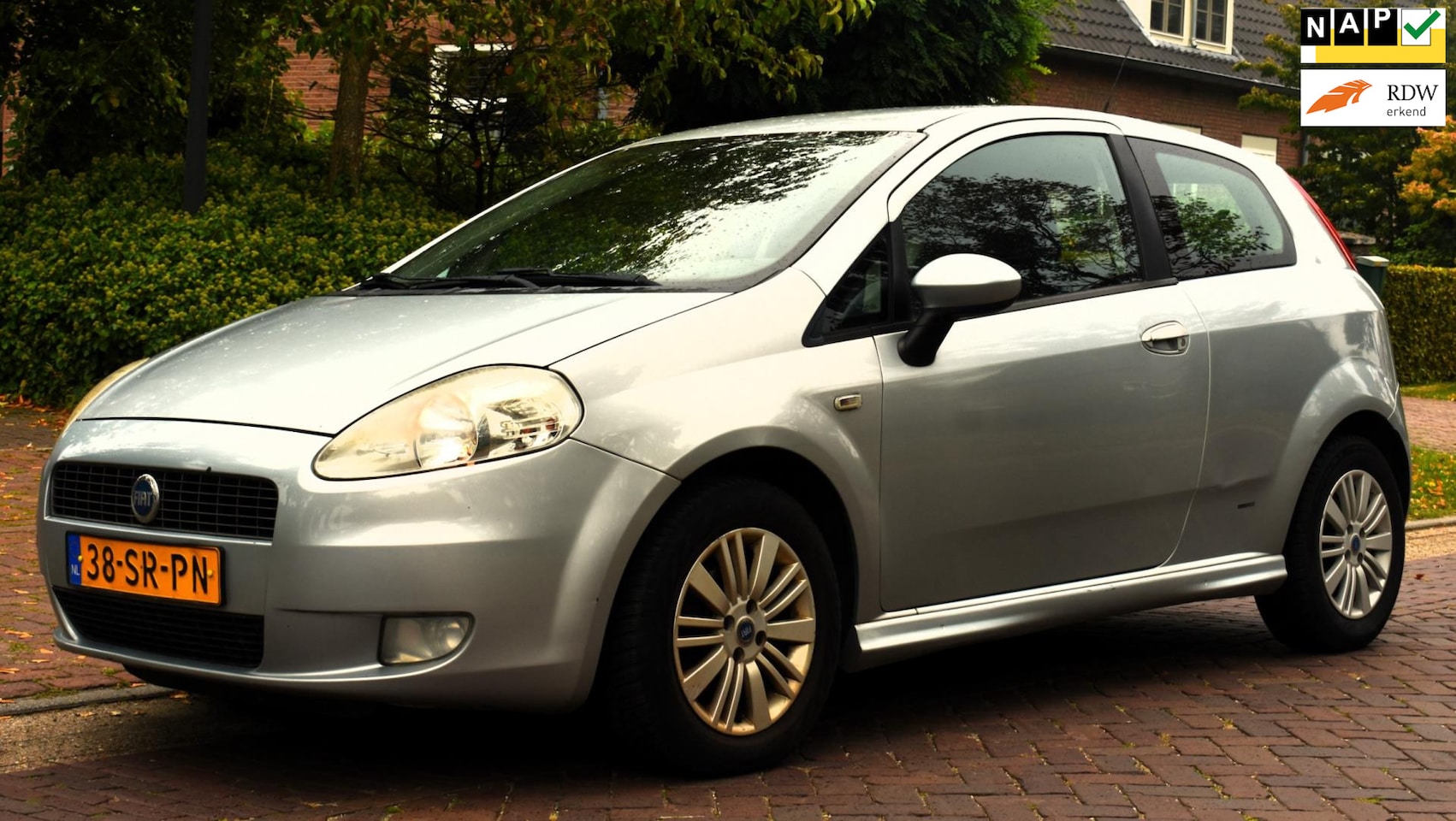 Fiat Grande Punto - 1.4-16V Sport met airco clima, elec. ramen en meer! - AutoWereld.nl