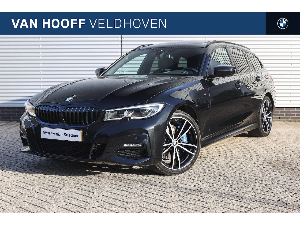 BMW 3-serie Touring - 330e High Executive M Sport Automaat / Panoramadak / Sportstoelen / Achteruitrijcamera / L - AutoWereld.nl