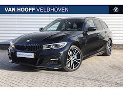 BMW 3-serie Touring - 330e High Executive M Sport Automaat / Panoramadak / Sportstoelen / Achteruitrijcamera / L