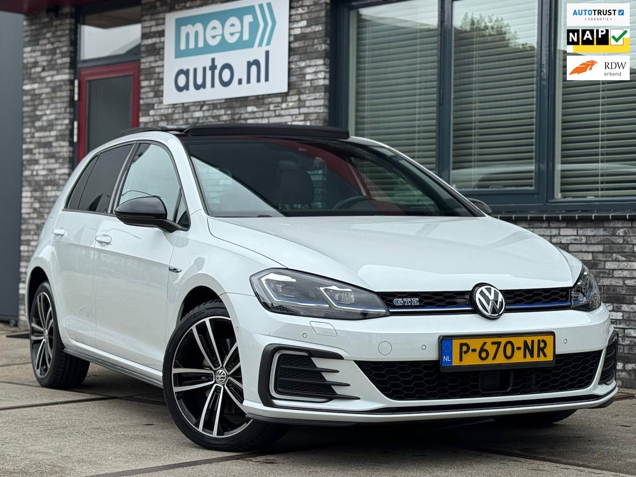Volkswagen Golf - 1.4 TSI PHEV GTE VITUAL l PANO l ADAPT.CRUISE l DODE HOEK l STANDKACHEL l GTI-UITLAAT l - AutoWereld.nl