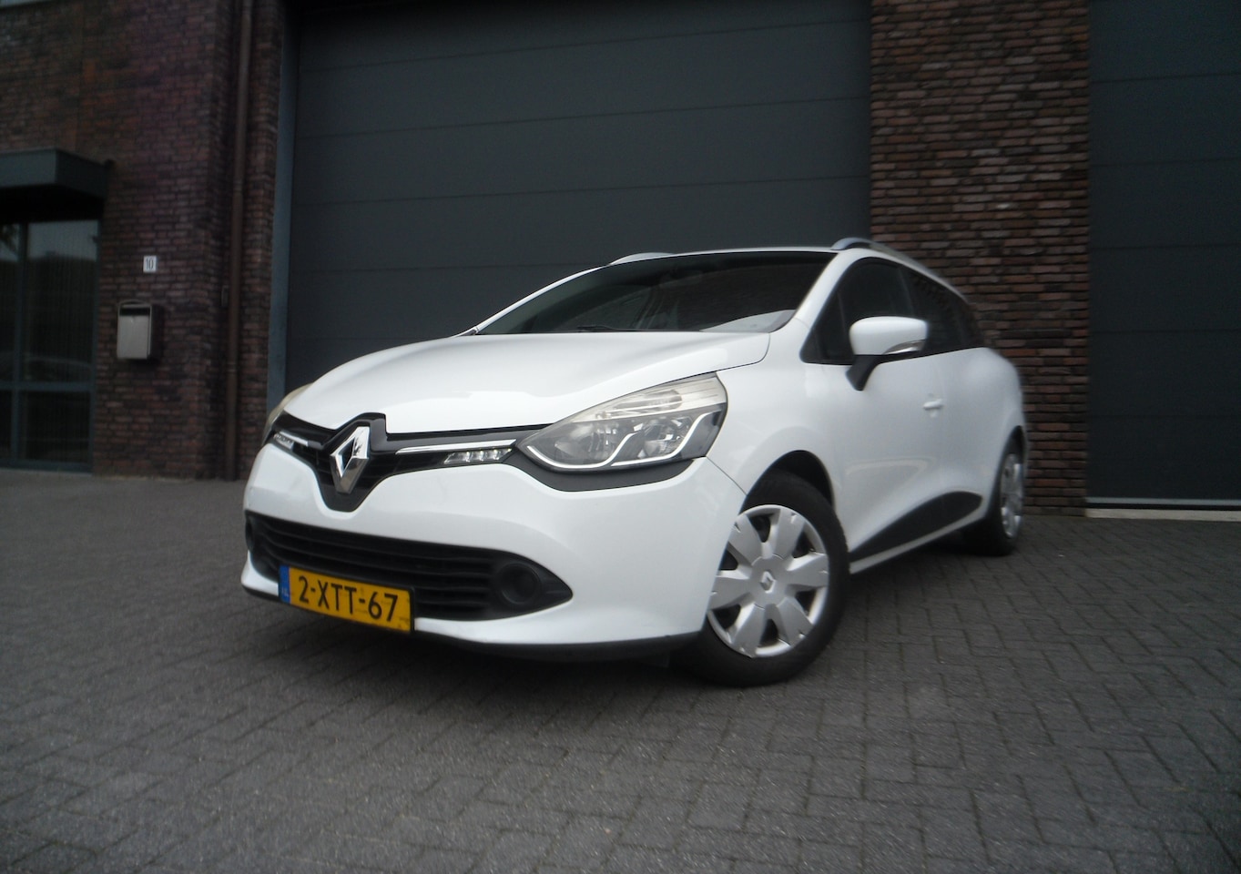 Renault Clio Estate - 0.9 TCe Expression Navi Cruise Airco - AutoWereld.nl