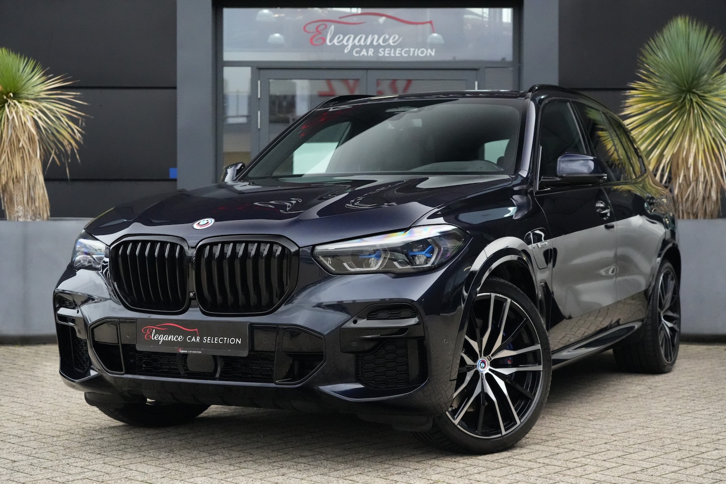BMW X5 - xDrive45e M Sport High Executive 394pk Panoramadak/Trekhaak/360Camera - AutoWereld.nl