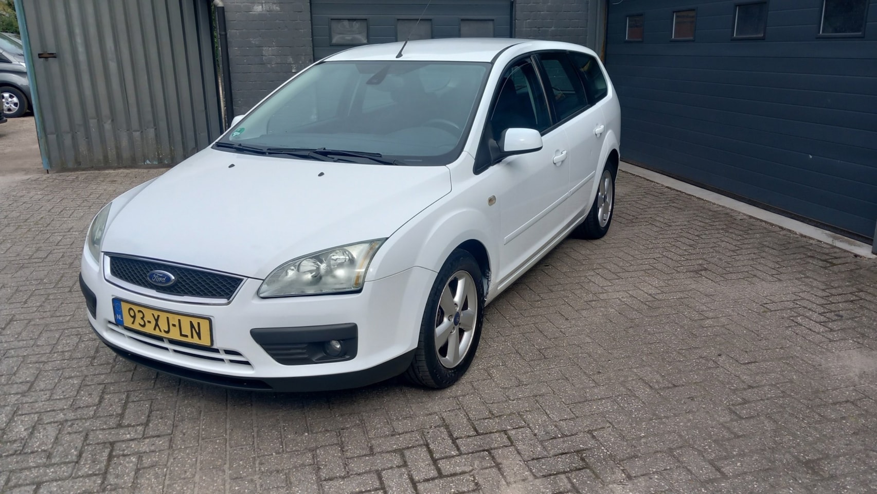 Ford Focus Wagon - 1.6-16V Futura.Airco,Cruise control,Elektrice ramen, - AutoWereld.nl