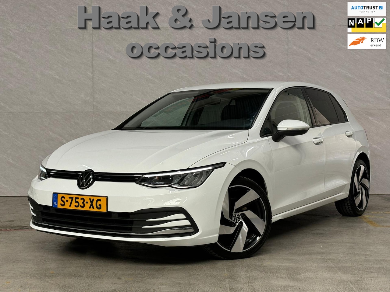 Volkswagen Golf - 1.0 eTSI Life Business Automaat Navi Cruise - AutoWereld.nl