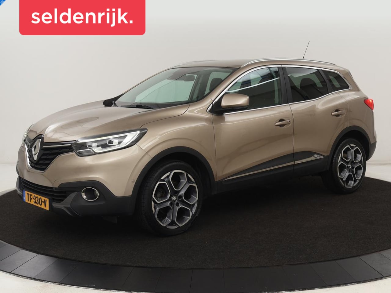 Renault Kadjar - 1.2 TCe Bose | Stoelverwarming | Leder | Camera | Carplay | Navigatie | Keyless | Full LED - AutoWereld.nl