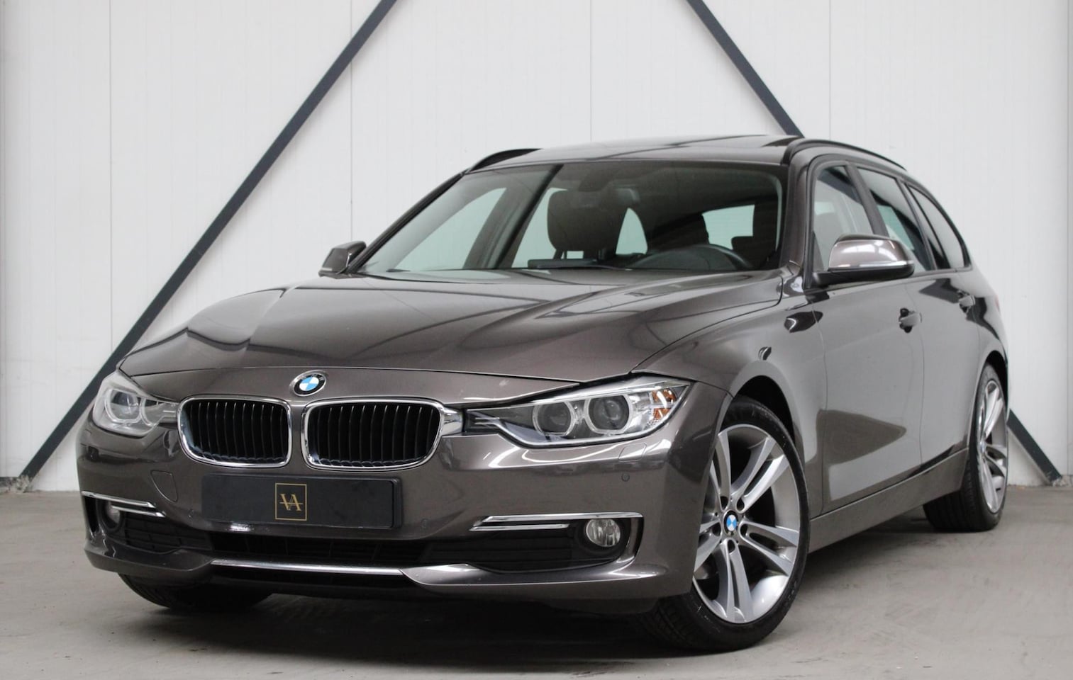 BMW 3-serie Touring - 316i Executive l Panoramadak l Leder l LED l Xenon - AutoWereld.nl