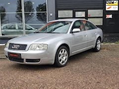 Audi A6 Limousine - 2.4 MT AUTOMAAT/NAP/AIRCO/STOEL VW/PDC