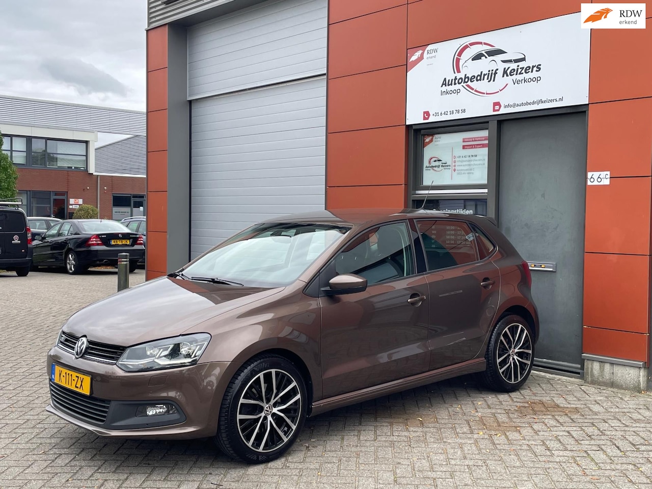 Volkswagen Polo - 1.2 TSI Comfortline R-LINE 6BAK LED APK CRUISE CLIMA PDC - AutoWereld.nl