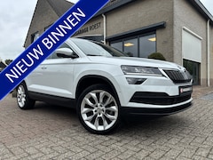 Skoda Karoq - 1.5 TSI Style Business Automaat Trekhaak / Panoramadak / Full LED