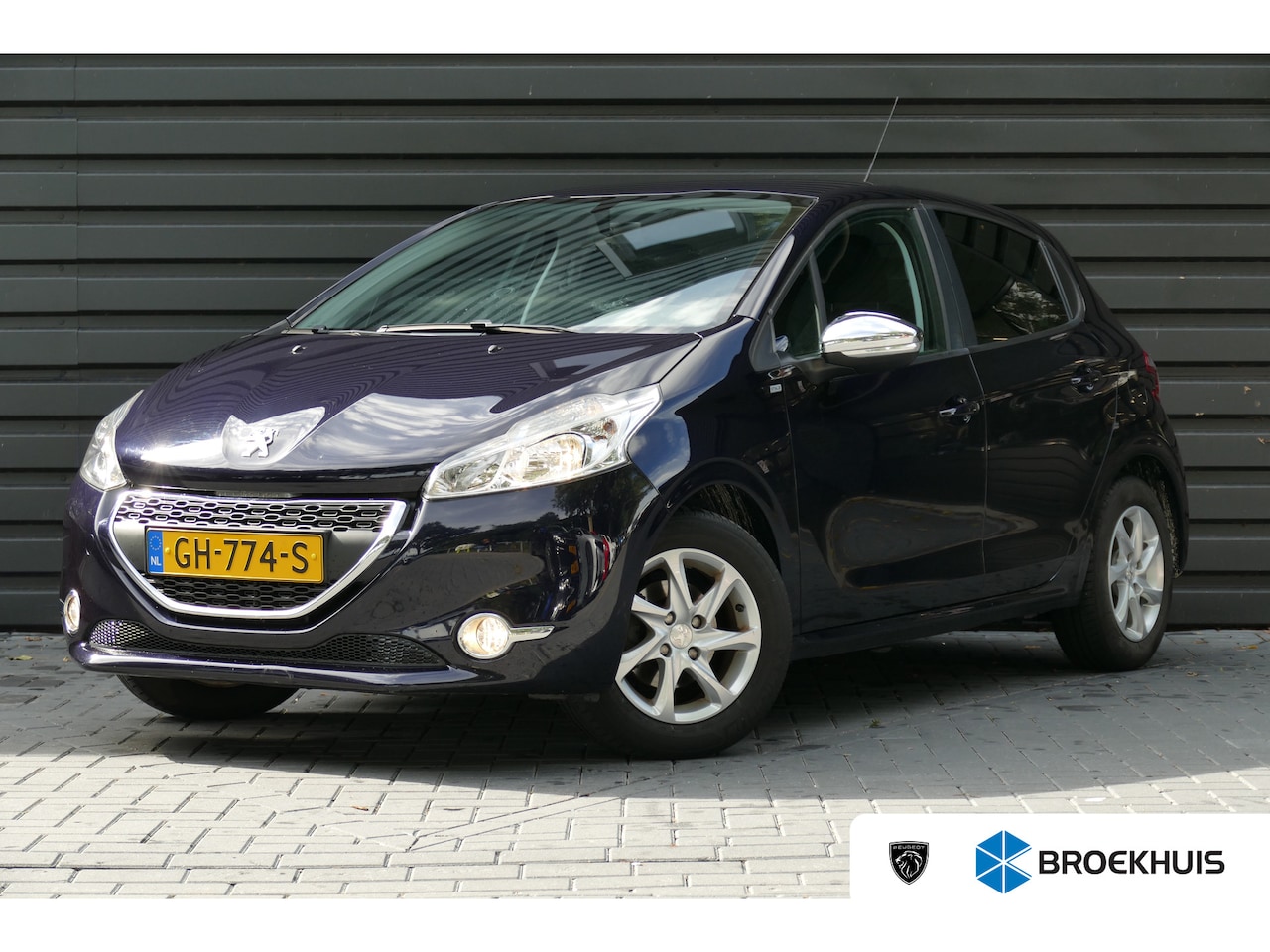 Peugeot 208 - 1.2 PURETECH 82PK 5-DRS STYL / NAVI / AIRCO / 15"LMV / BLUETOOTH / CRUISECONTROL / 2E EIGE - AutoWereld.nl