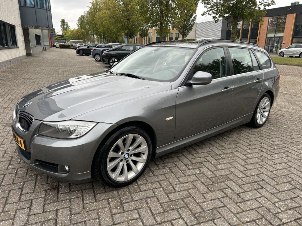 BMW 3-serie Touring - 325i Luxury Line M 218PK PANO CRUISE SPORTST NAP! - AutoWereld.nl