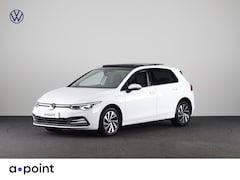 Volkswagen Golf - 1.4 eHybrid Style 204 pk Automaat (DSG) | Navigatie | Panoramadak | Parkeersensoren | Adap