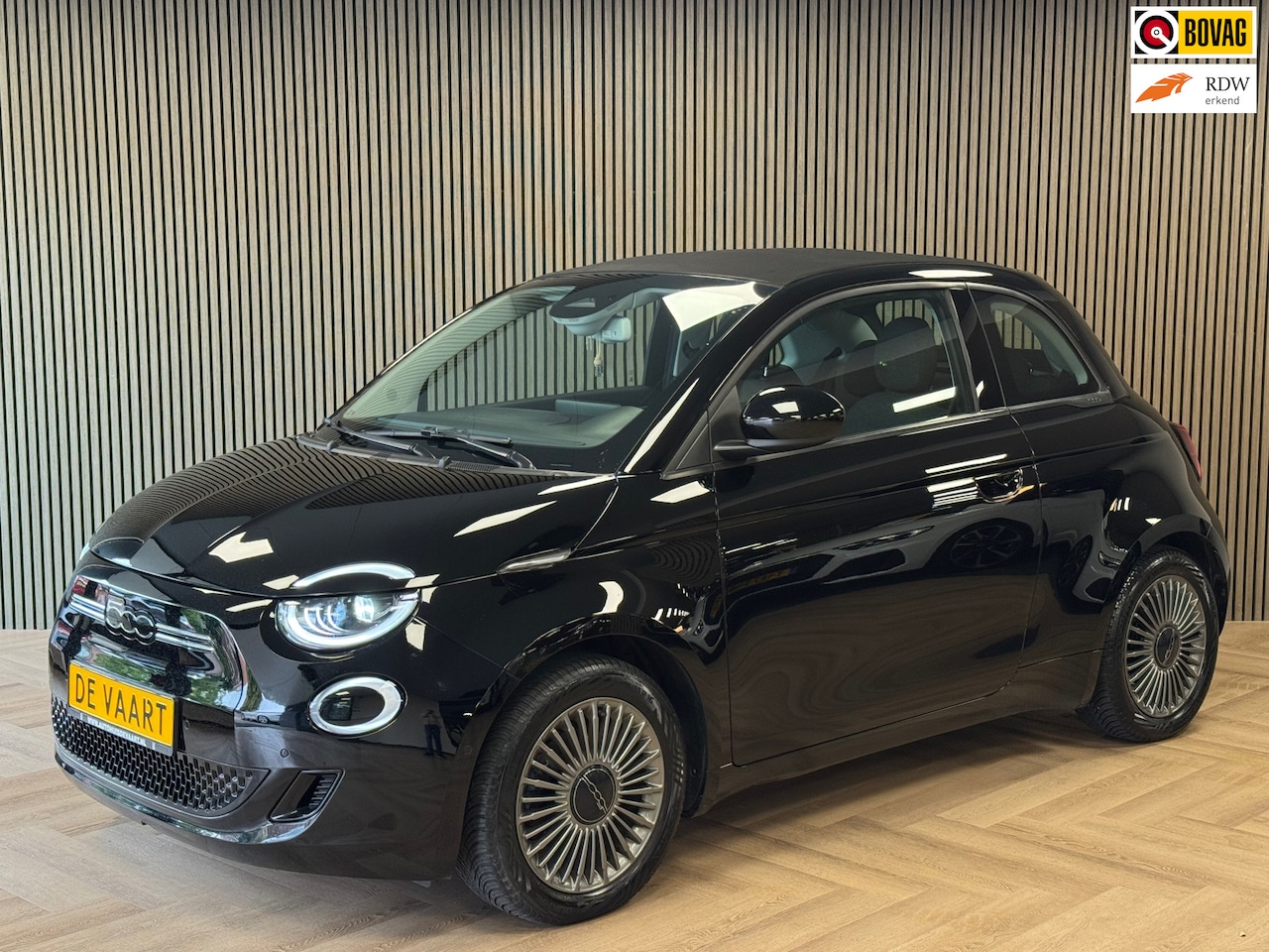 Fiat 500 C - Icon 42 kWh AUT. SOFT-TOP CAMERA NAVIGATIE APPLE CARPLAY STOELVERWARMING PDC AIRCO CRUISE - AutoWereld.nl