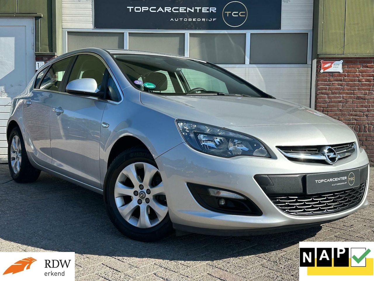 Opel Astra - 1.4 Turbo Blitz/AIRCO/PARKS/NAVI/CRUISE/APK/NAP - AutoWereld.nl
