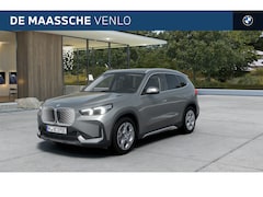 BMW iX1 - eDrive20 Pure Edition / Adaptieve LED / Comfort Access / Parking Assistant / Stoelverwarmi