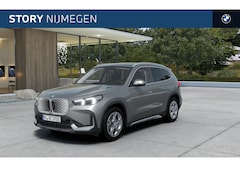 BMW iX1 - eDrive20 Pure Edition / Adaptieve LED / Comfort Access / Parking Assistant / Stoelverwarmi
