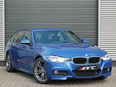 BMW 3-serie Touring - 330i M-Sport / Nieuwstaat / Trekhaak / EstorilBlau