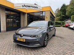 Volkswagen Golf - 1.5 eTSI R-Line Climate Control Navi Carplay