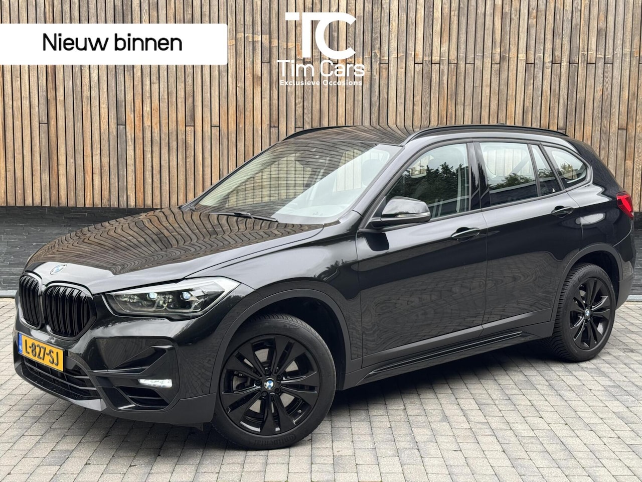 BMW X1 - sDrive20i Business Edition Automaat Sport Line | HUD | LED verlichting | Sportstoelen | He - AutoWereld.nl
