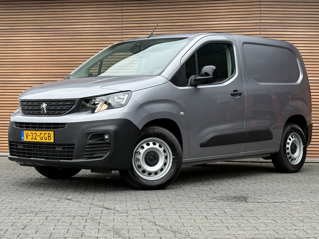 Peugeot e-Partner - 136 L1 50 kWh Camera / Carplay / Cruise - AutoWereld.nl
