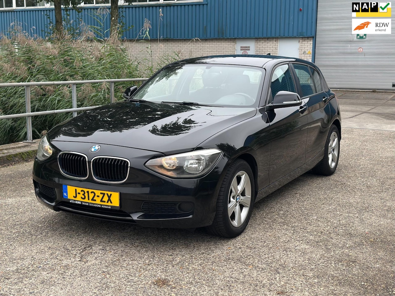 BMW 1-serie - 116i Business Airco! Stoelverwarming! APK! 1 jaar APK! - AutoWereld.nl