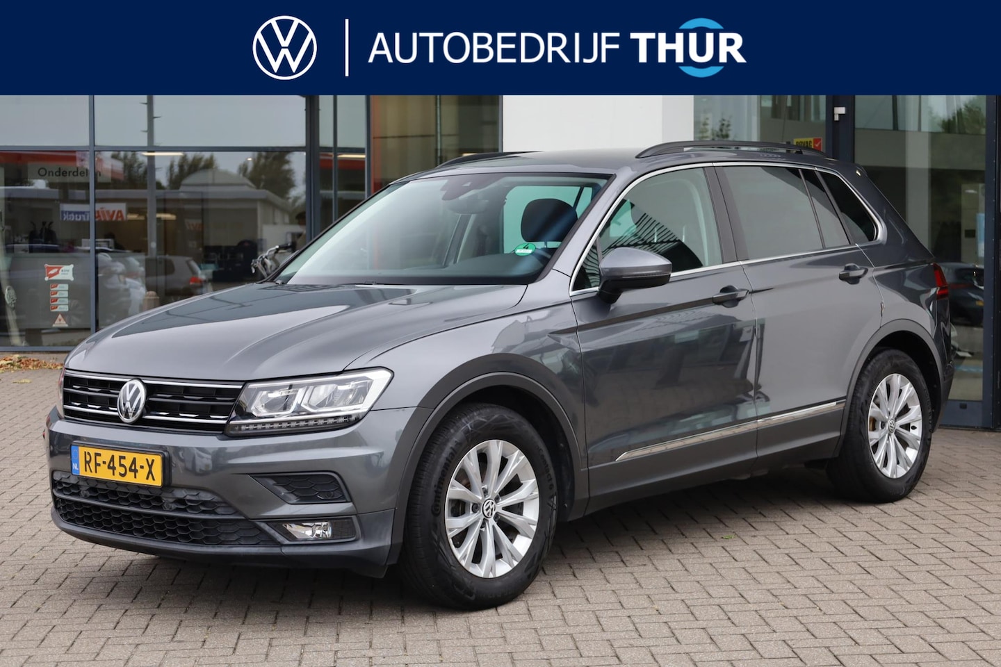 Volkswagen Tiguan - 1.4 TSI Comfortline 92KW/125PK, Navigatie, trekhaak, lichtmetalen velgen, Lane assist, par - AutoWereld.nl