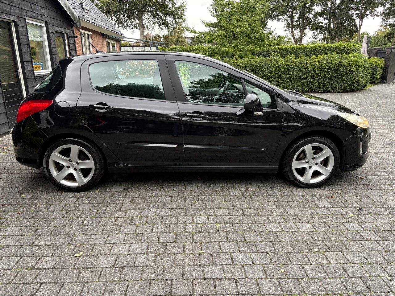 Peugeot 308 - 1.6 THP XT 5-drs! Nette en sportieve uitvoering!