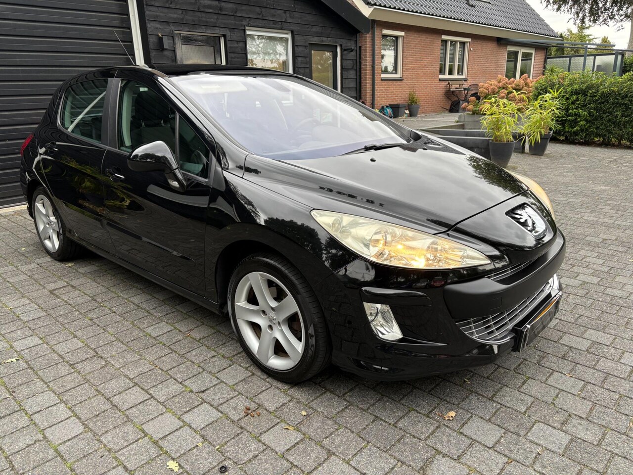 Peugeot 308 - 1.6 THP XT 5-drs! Nette en sportieve uitvoering!