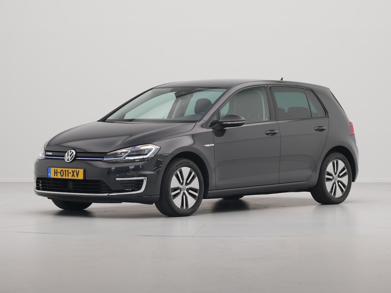 Volkswagen e-Golf - E-DITION 136pk Navigatie Warmtepomp Virtual cockpit Acc - AutoWereld.nl
