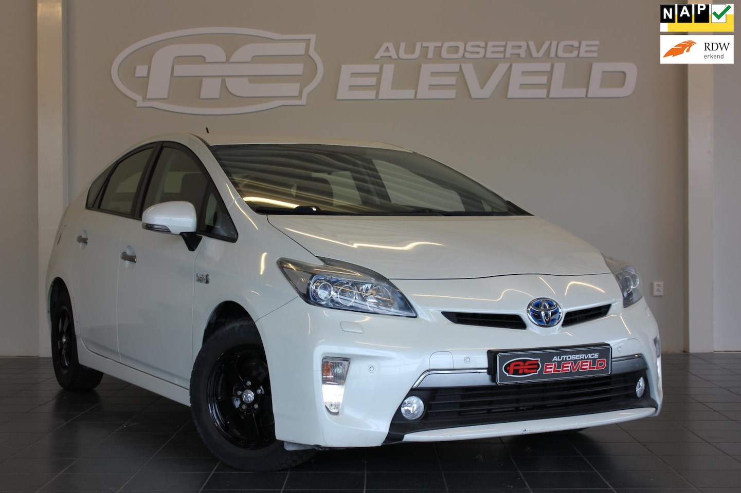 Toyota Prius - 1.8  Plug-in Aspiration 1.8 Plug-in Aspiration - AutoWereld.nl