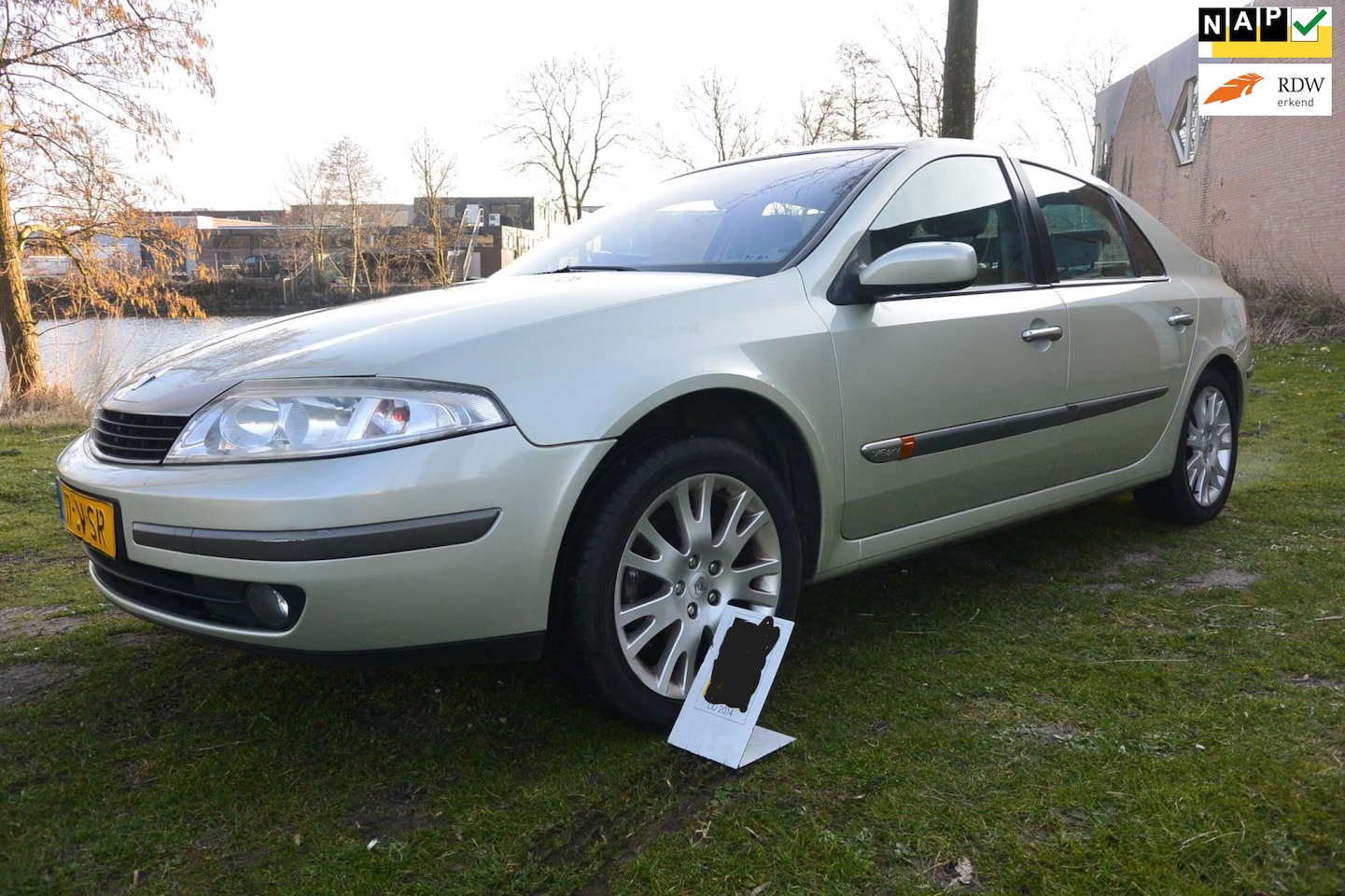 Renault Laguna - 3.0-24V V6 Privilège*automaat*airco*leer*cruise - AutoWereld.nl
