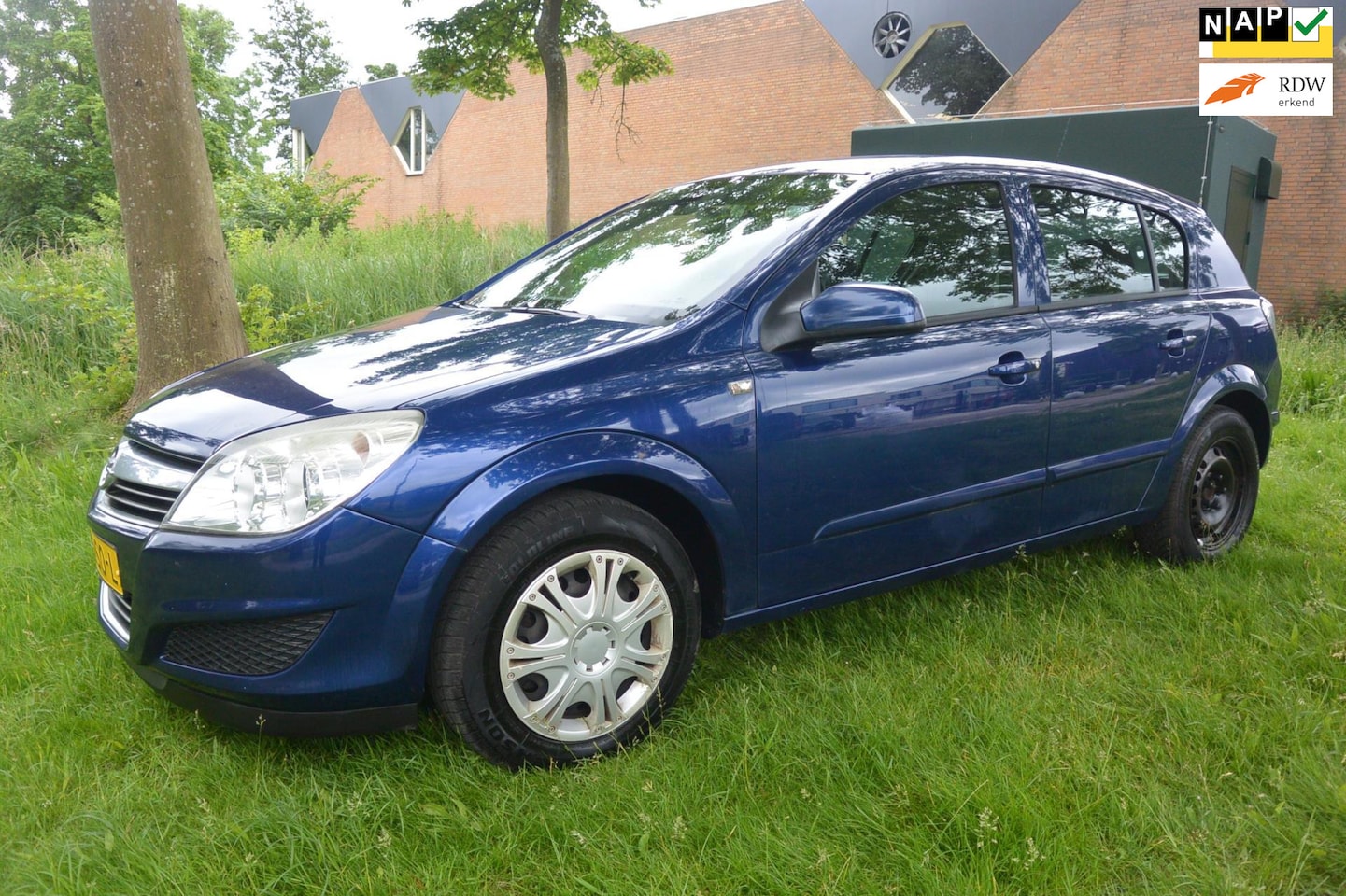 Opel Astra - 1.6 Essentia automaat*airco*cruise*157dkm - AutoWereld.nl