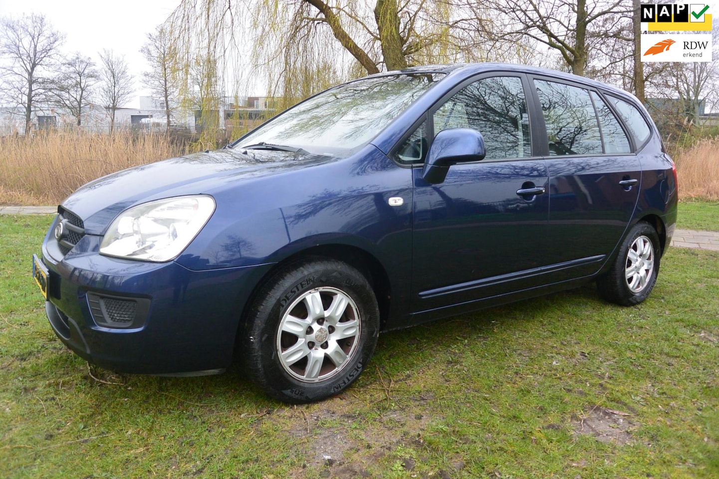 Kia Carens - 2.0 CVVT X-tra*airco*trekhaak*2de eigenaar - AutoWereld.nl