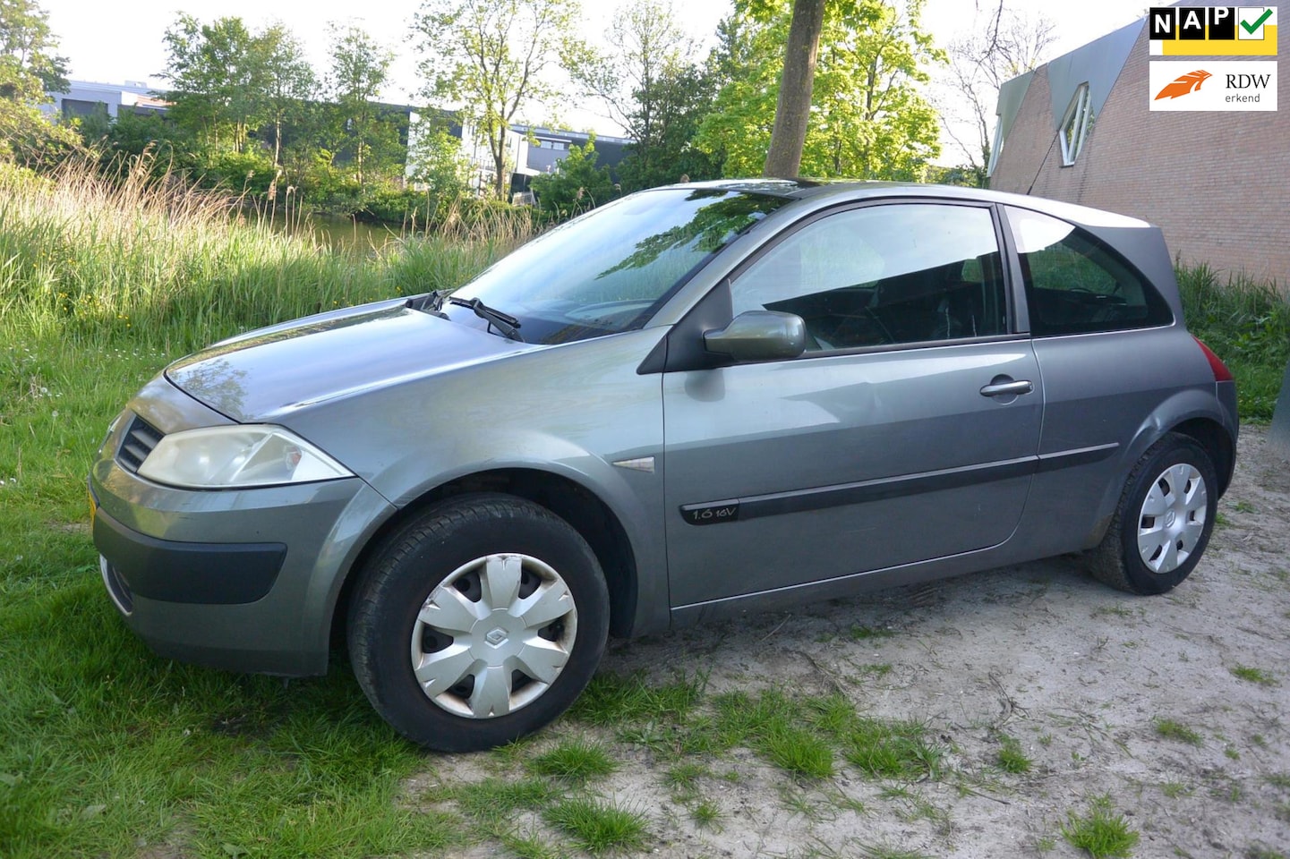 Renault Mégane - 1.6-16V Expression Luxe*airco*cruise*panorama - AutoWereld.nl