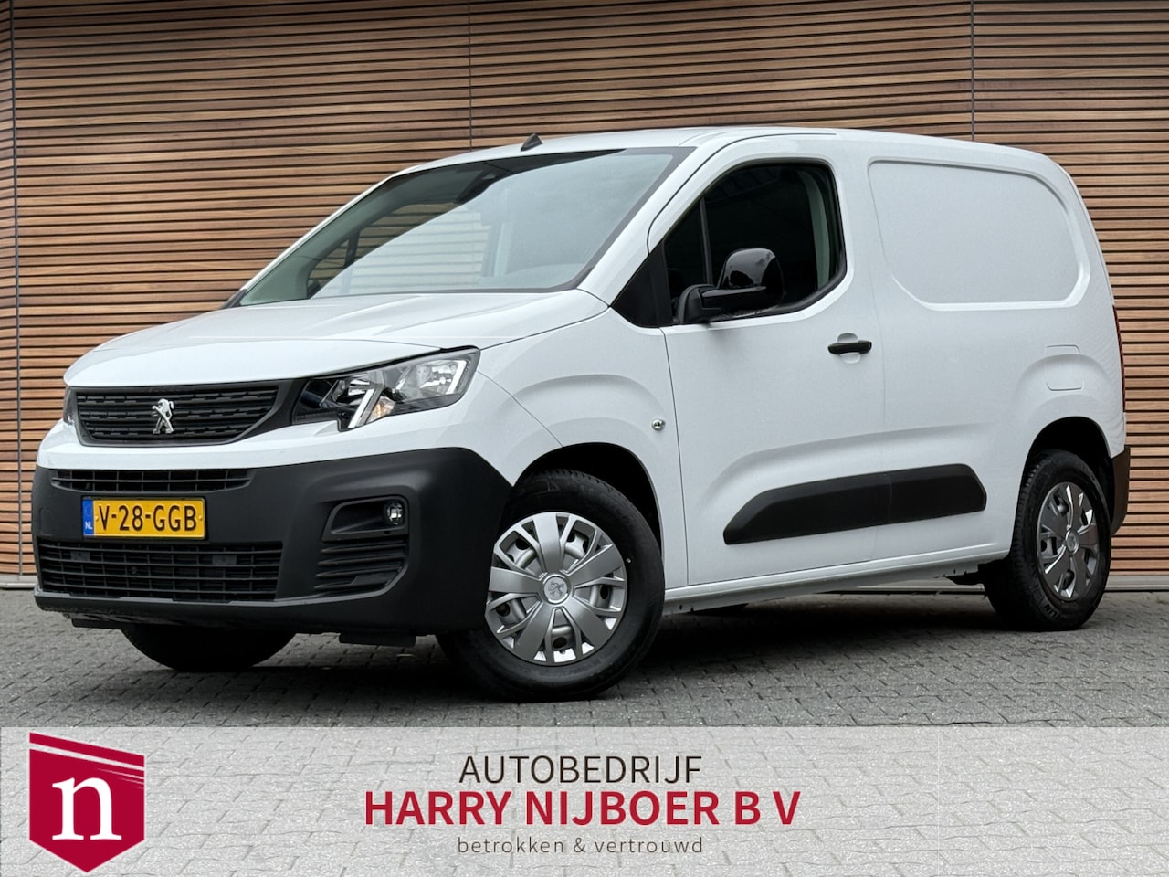Peugeot e-Partner - 136 L1 50 kWh Stoelverwariming / Camera rondom / Cruise - AutoWereld.nl