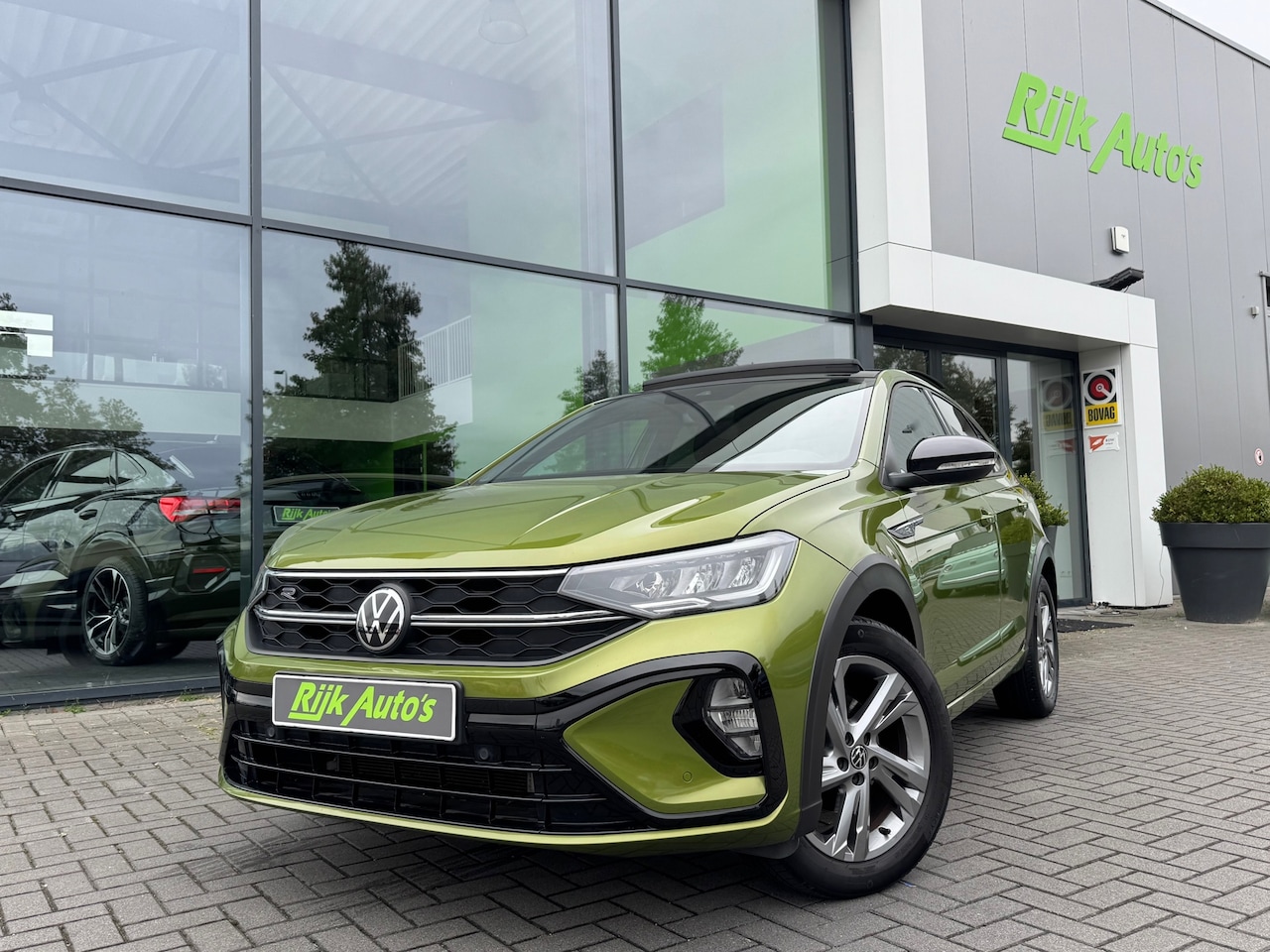 Volkswagen Taigo - 1.0 TSI R-Line - Pano - 1E Eigenaar * DSG - AutoWereld.nl