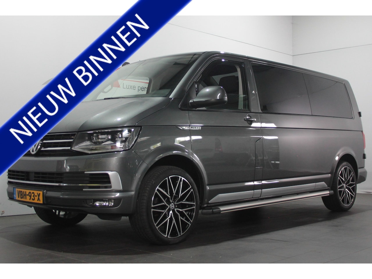 Volkswagen Transporter - 2.0 TDI L2H1 Highline - Carplay / PDC / Cruise - AutoWereld.nl