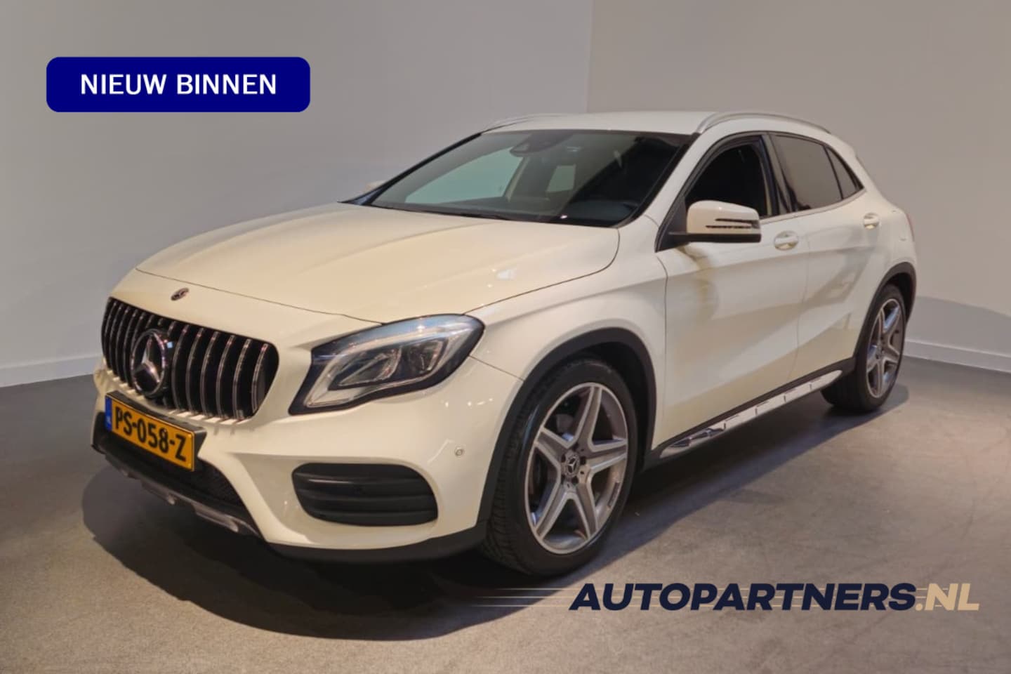 Mercedes-Benz GLA-Klasse - 180 Business Solution AMG style - Navi - 19" LM AMG Velgen - Achteruitrijcamera - Leder - AutoWereld.nl