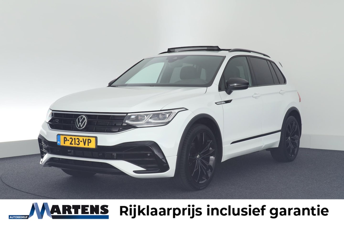 Volkswagen Tiguan - 1.5 TSI 150pk DSG R-Line Business+ Black Style Trekhaak Camera Head-Up Keyless Virtual Coc - AutoWereld.nl