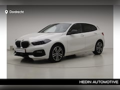 BMW 1-serie - 118i Business Edition | Sport Line | 17" | Camera | Hifi | Stoelverwarming