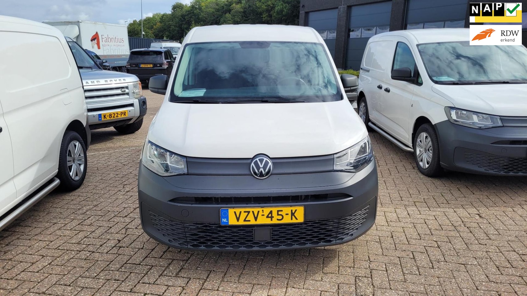 Volkswagen Caddy Cargo - 2.0 TDI Trend 122 pk Automaat *fabrieksgarantie* *1e eigenaar* - AutoWereld.nl