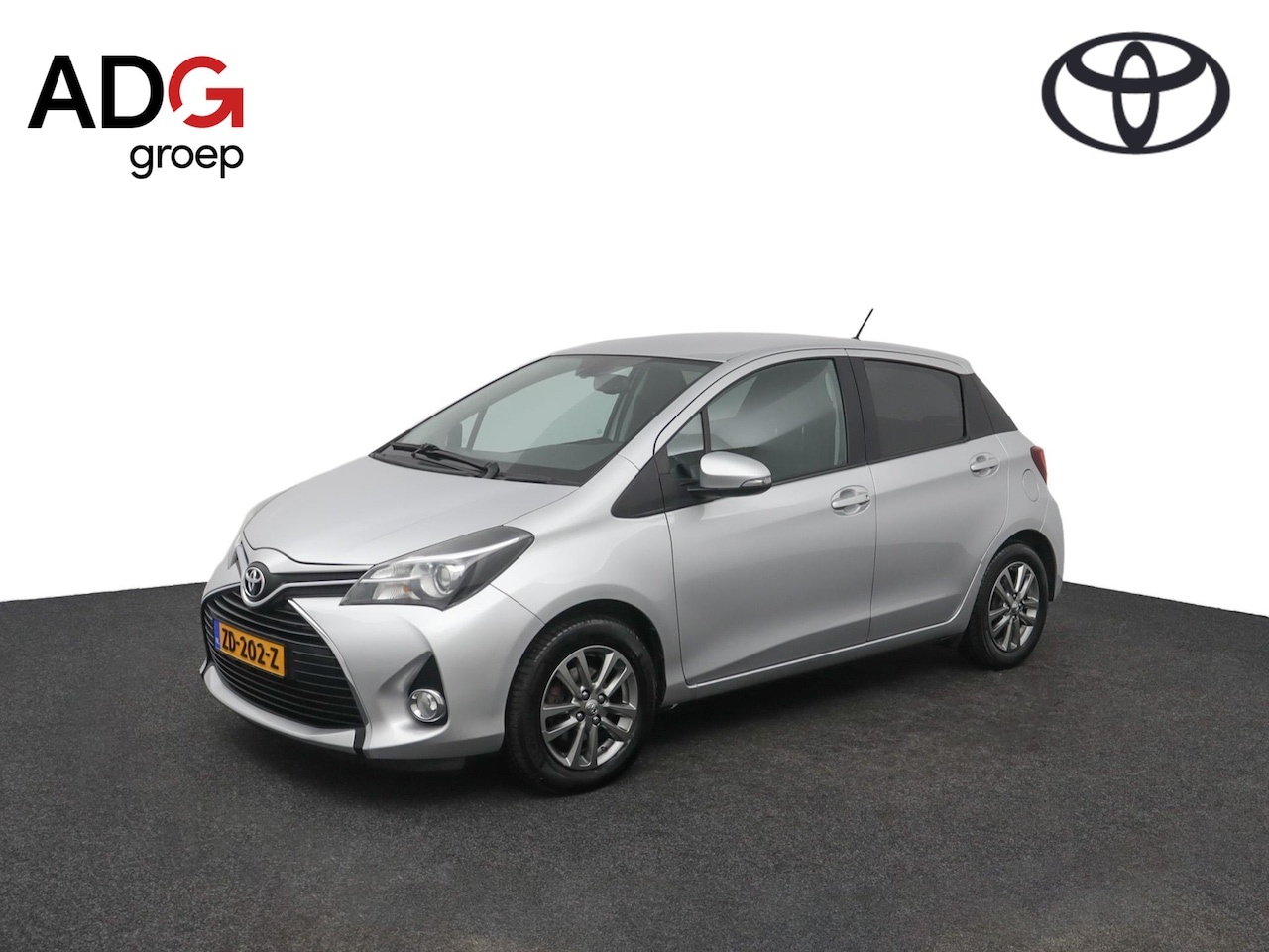 Toyota Yaris - 1.3 VVT-i Trend Bi-Tone | Cruise control | Trekhaak | Lichtmetalen velgen | - AutoWereld.nl