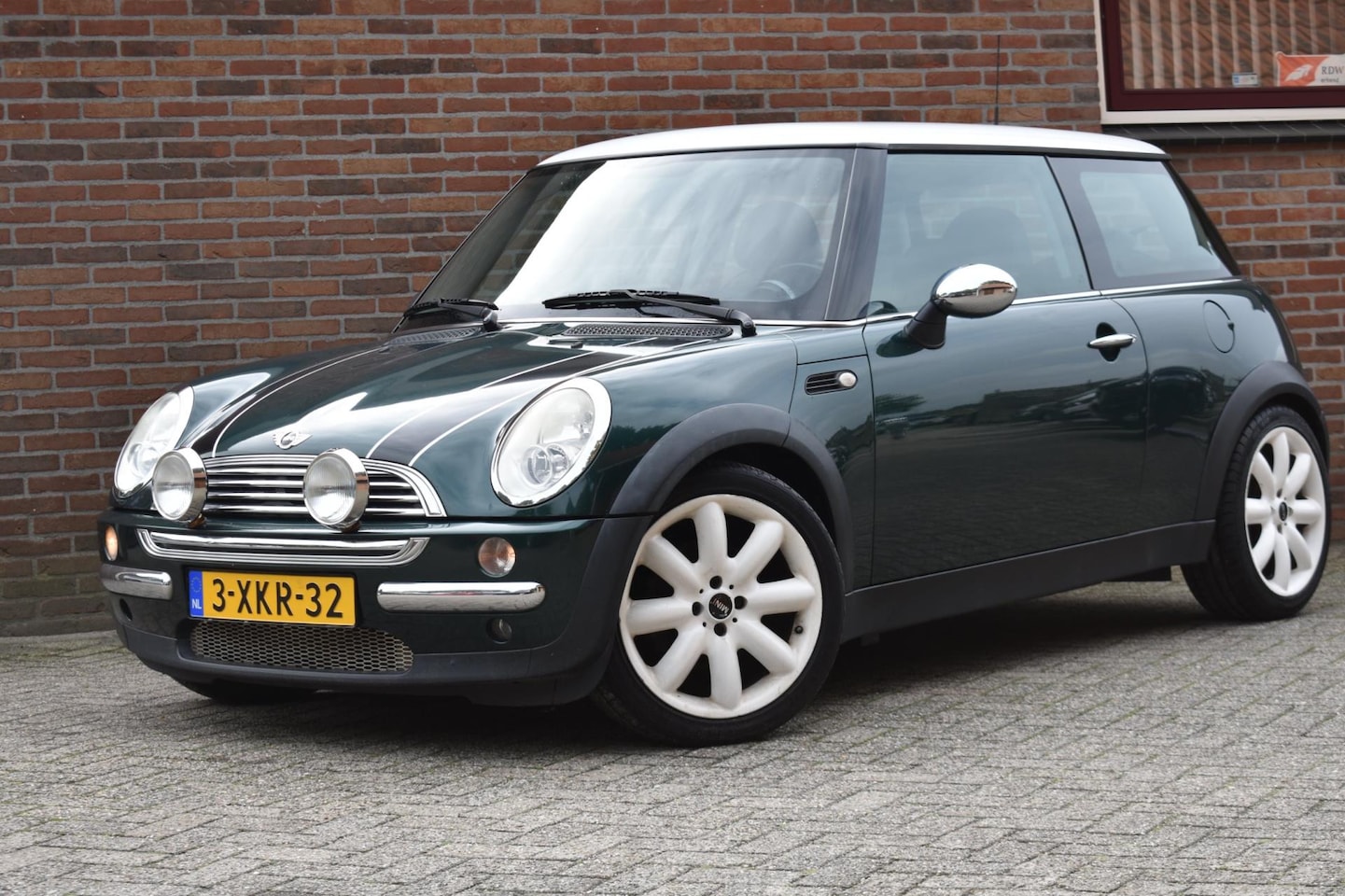 MINI Cooper - Mini 1.6 '04 Leder 08-2026 APK Airco - AutoWereld.nl