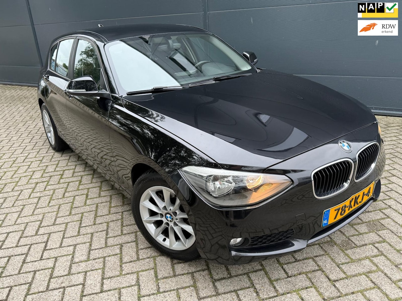 BMW 1-serie - 116i Business/Navi/Airco/cruise/bluetooth/ - AutoWereld.nl