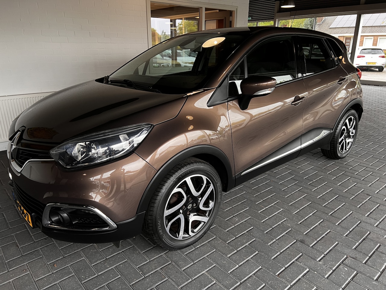 Renault Captur - 0.9 TCe Dynamique / Lage KM-Stand / Trekhaak / Lichtmetalen Velgen - AutoWereld.nl