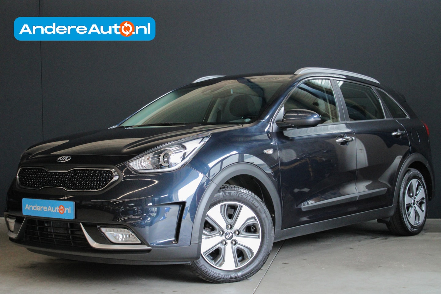 Kia Niro - 1.6 GDi Hybrid DynamicLine |dealer onderhouden|parkeersensoren|Apple/Android|leder| - AutoWereld.nl