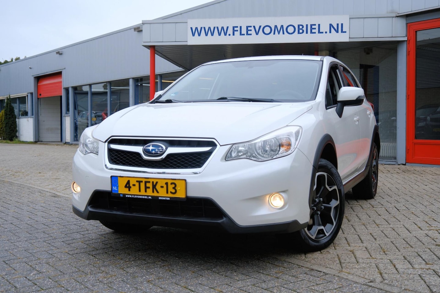 Subaru XV - 2.0i 150PK Luxury AWD Aut. Clima|Navi|Parelmoer|LMV - AutoWereld.nl