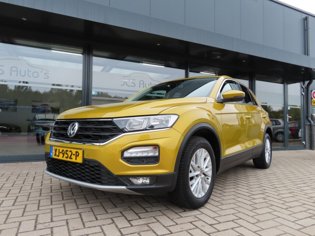 Volkswagen T-Roc - 1.0 TSI Style Ecc Navi2x Pdc Trekhaak 2018 - AutoWereld.nl